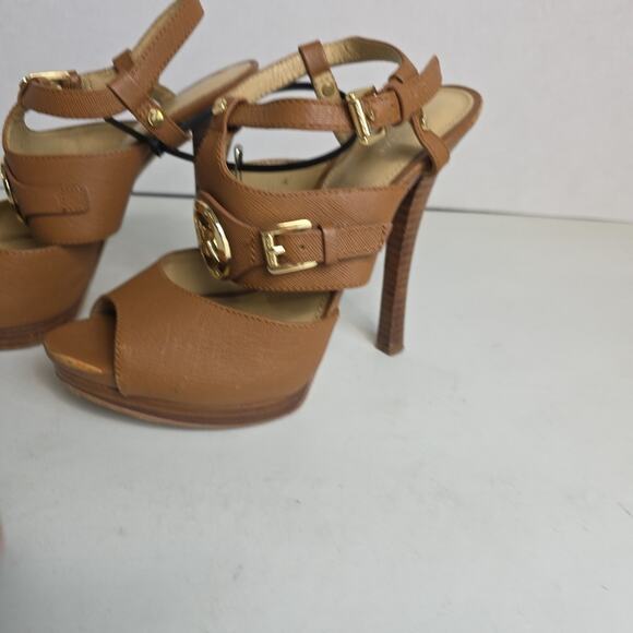 Michael Kors Mackenzie 5" Heels Gold Brown Leather Strap 7 M Big Logo Peep Toe - Picture 8 of 12